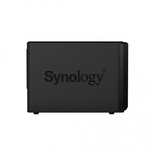 Synology DS218+ вид боковой панели